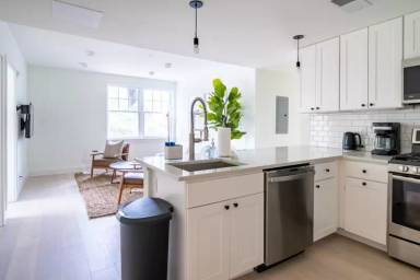 Main picture of 529 G St SE