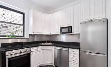 Main picture of 234 W 16th St