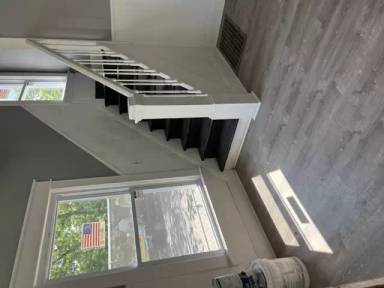 Main picture of 136 E Bowman St