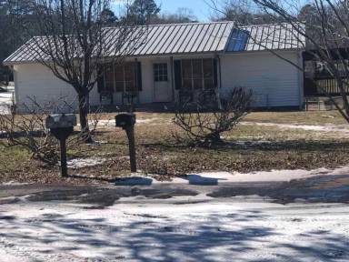 Main picture of 453 Pine Rd