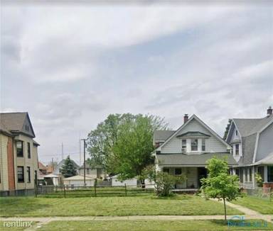 Main picture of 2031 N Summit St