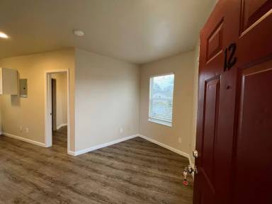 Main picture of 842 Davis Pl S
