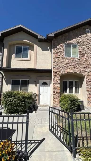Main picture of 538 W 1595 N