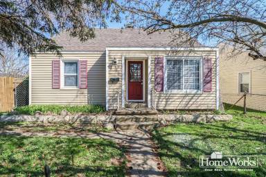 Main picture of 230 E Jefferson Blvd
