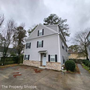 Main picture of 731 S Rosemont Rd