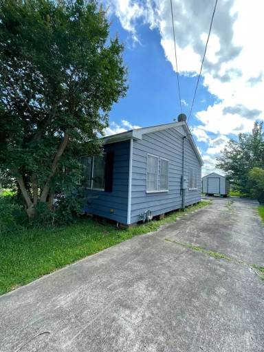 Main picture of 821 McArthur St