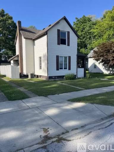 Main picture of 320 W Grove St