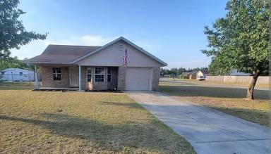 Main picture of 863 Lyndsi Ln
