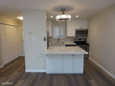Main picture of 250 Elm St