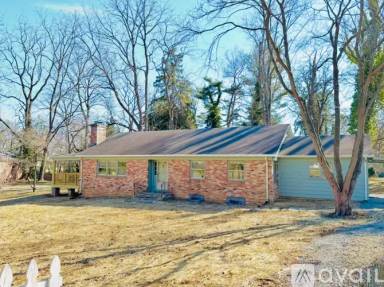 Main picture of 216 S Buckmarsh St