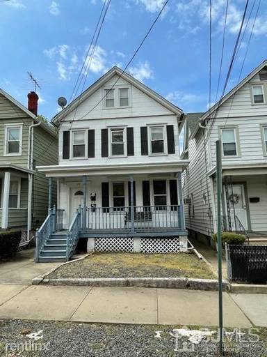 Main picture of 70 Harvey St