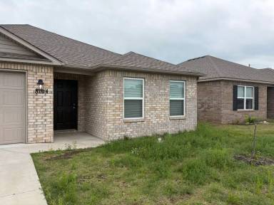 Main picture of 8104 Melody Ln