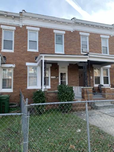 Main picture of 1517 E 29th St