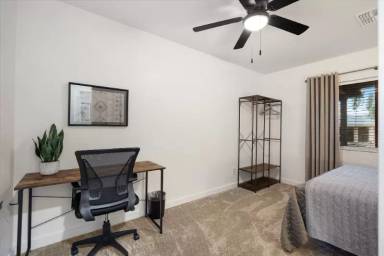 Main picture of 334 W Horseshoe Ave