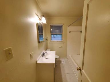 Main picture of 915 Barringer St