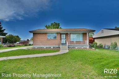 Main picture of 1610 W Leland Dr