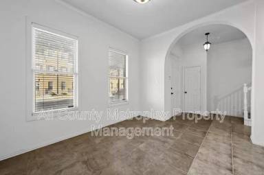 Main picture of 8234 Library St
