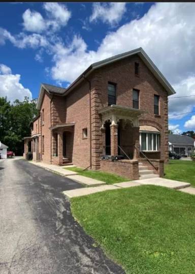 Main picture of 120 S Main St