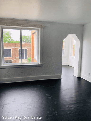 Main picture of 3017 W Buena Vista St