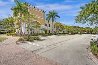 Main picture of 15620 SW 29th St