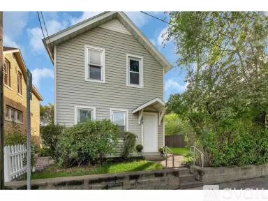 Main picture of 320 9th Ave N
