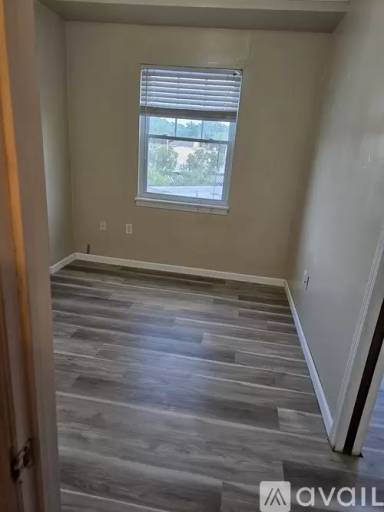 Main picture of 2002 Greene St Apartments