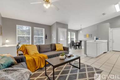 Main picture of 213 Cactus St