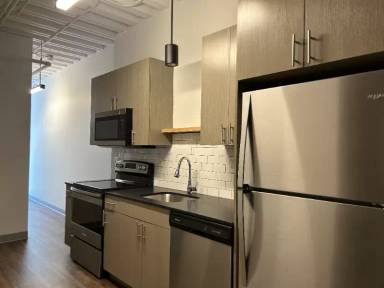 Main picture of 3920 N Sheridan Rd