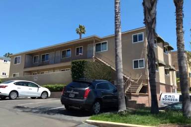 Main picture of 5752 Riley St