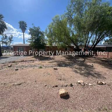 Main picture of 2707 N Euclid Ave