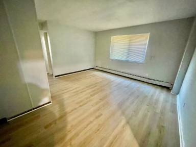 Main picture of 2860 Harrison Ave