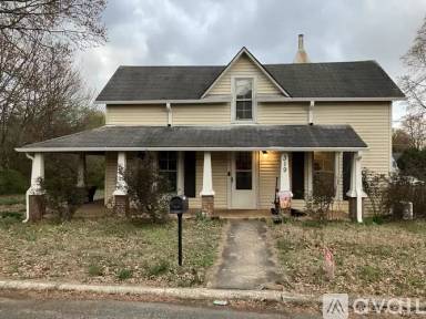 Main picture of 319 S Joyner St