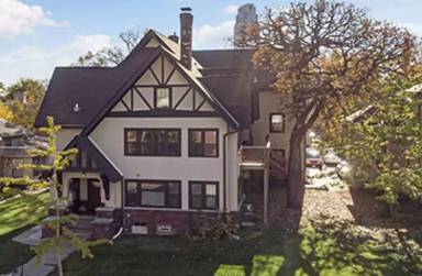 Main picture of 712 4th St SE