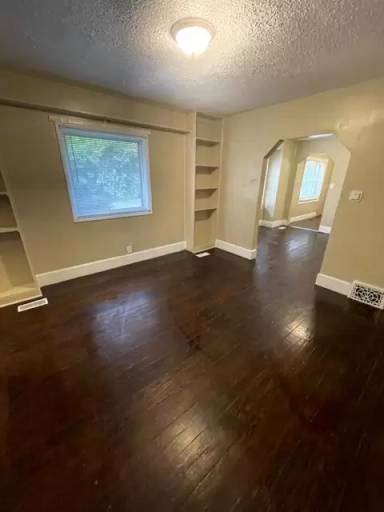 Main picture of 542 S Holt Rd