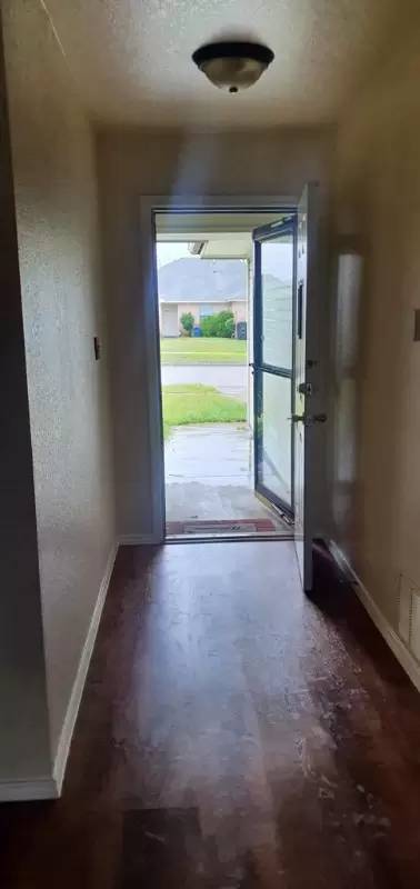 Main picture of 2807 Littlewood Dr