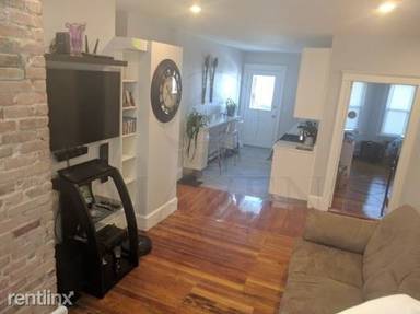 Main picture of 11 Dexter St