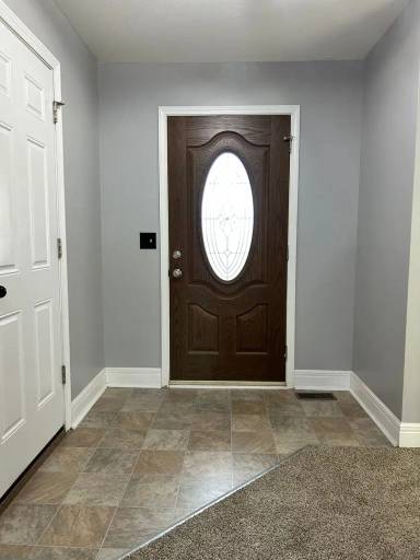 Main picture of 1906 Thompson Dr