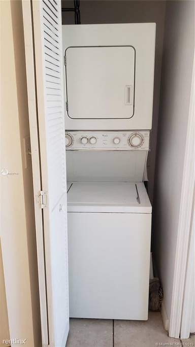 Main picture of 822 Lenox Ave
