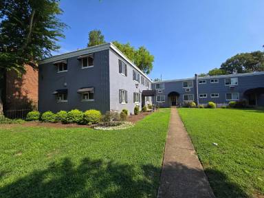 Main picture of 3206 Ellwood Ave