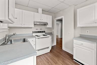 Main picture of 73 Main St