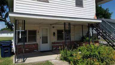 Main picture of 121 S Hope St