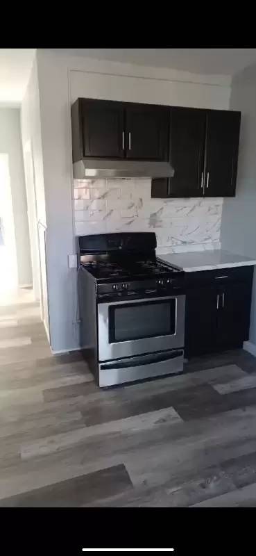 Main picture of 255 Lafayette St