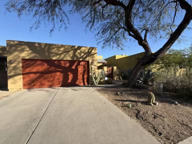 Main picture of 1401 E English Ivy Ct