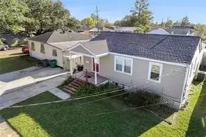 Main picture of 7704 Richard St