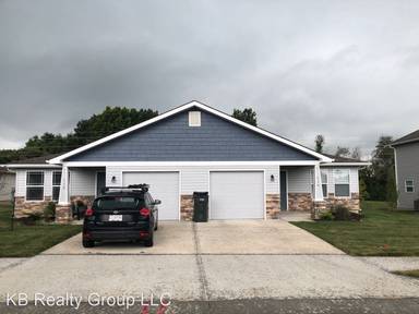 Main picture of 102 SW Marigold St