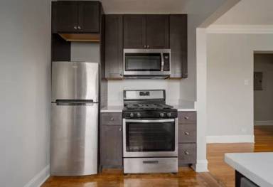 Main picture of 4742 S Woodlawn Ave