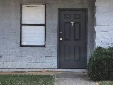Main picture of 200 Victoria Ave
