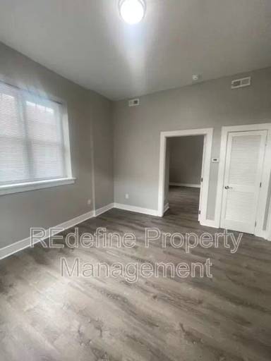 Main picture of 101 W Jackson St