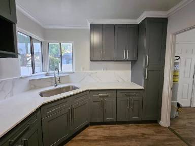 Main picture of 931 N Screenland Dr