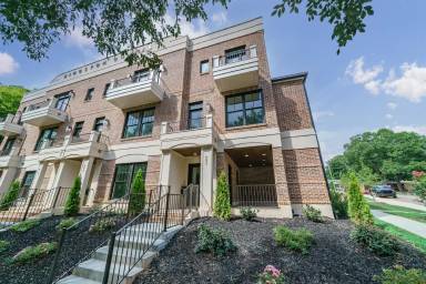 Main picture of 614 West Blvd